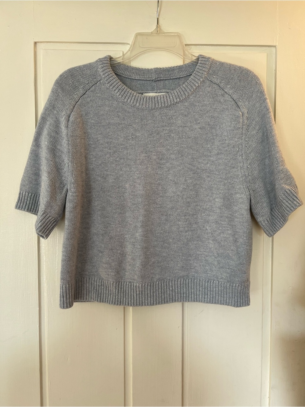 Abercrombie & Fitch Light Gray Short Sleeve Crewneck Sweater